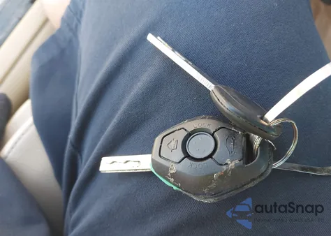 2004 BMW 325I из США, поврежденный, VIN WBAET374X4NJ81735